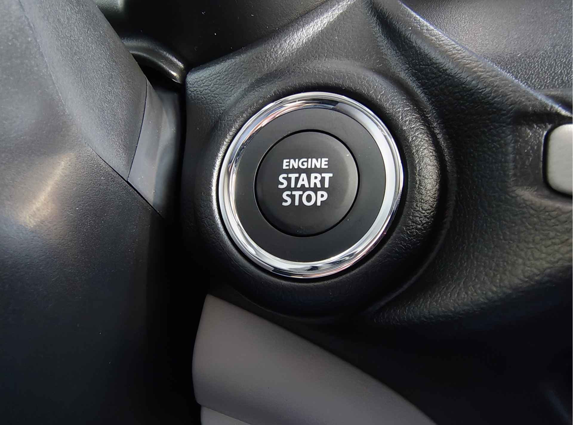 Suzuki Swift 1.2 COMFORT SMART HYBRID thumbnail 13