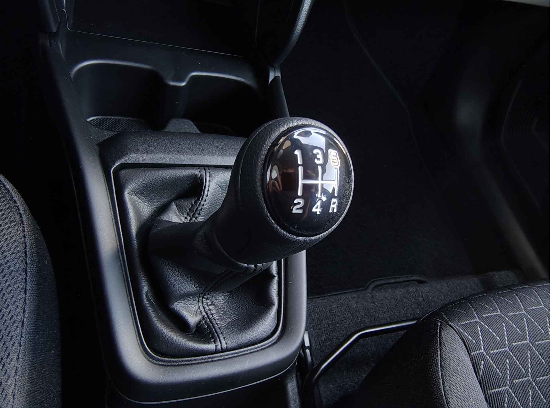 Suzuki Swift 1.2 COMFORT SMART HYBRID thumbnail 15