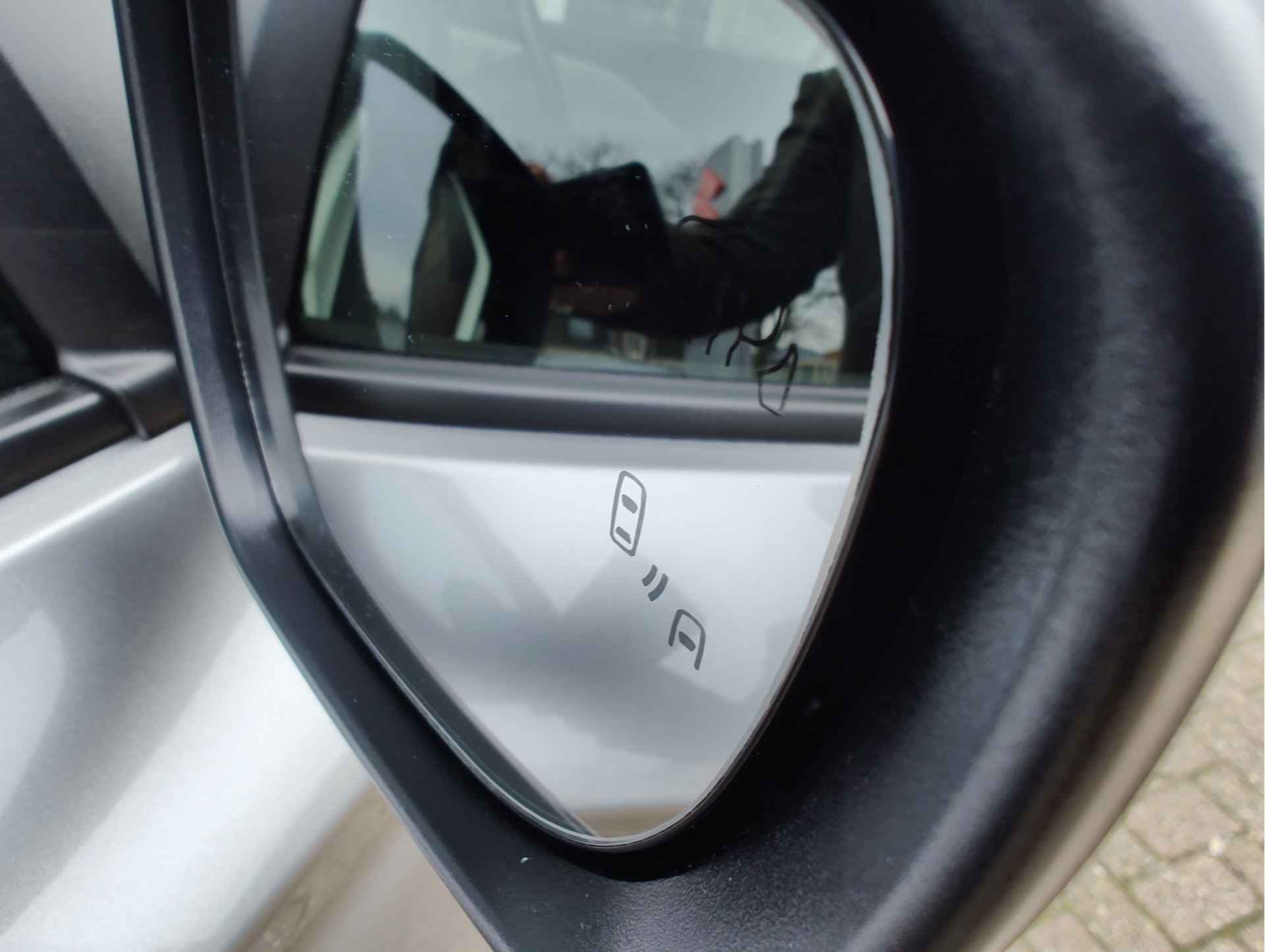 Suzuki Swift 1.2 COMFORT SMART HYBRID thumbnail 29