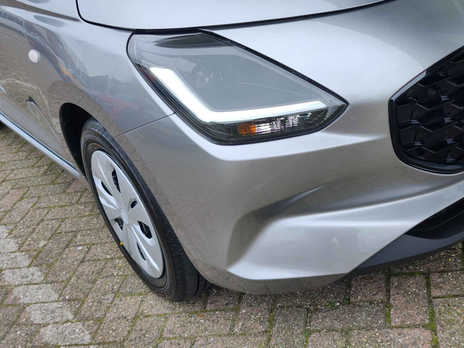 Suzuki Swift 1.2 COMFORT SMART HYBRID thumbnail 30