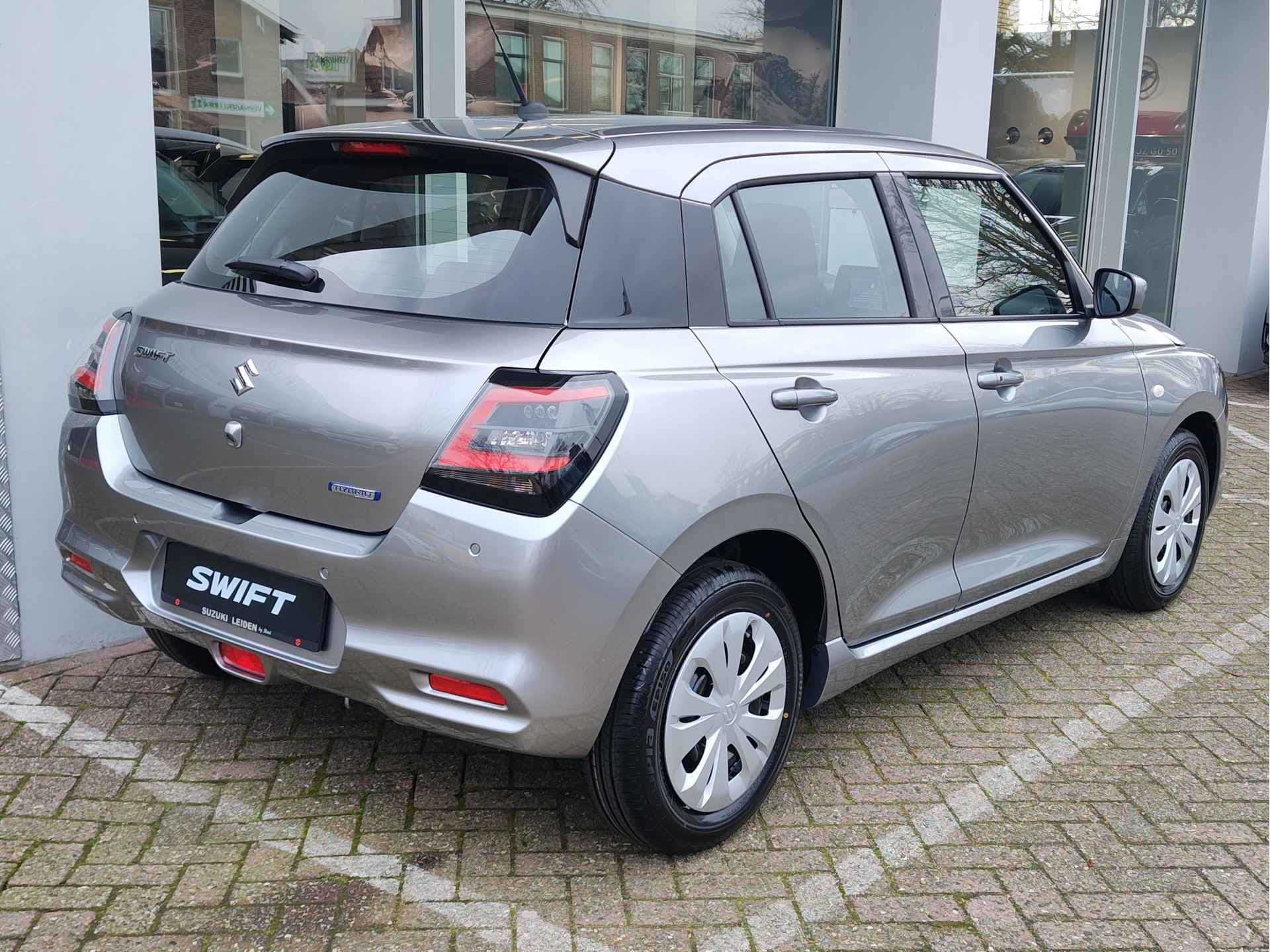 Suzuki Swift 1.2 COMFORT SMART HYBRID thumbnail 5