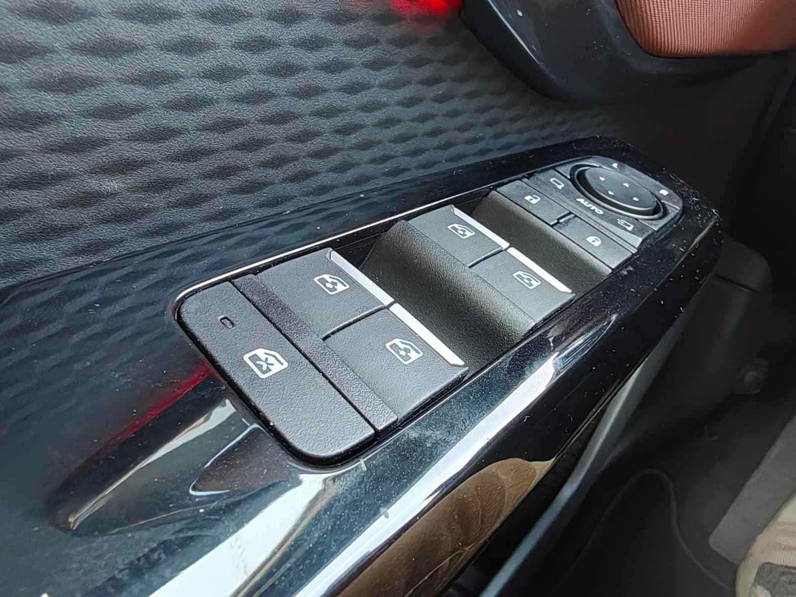 Suzuki E Vitara STYLE 61 kWh thumbnail 19