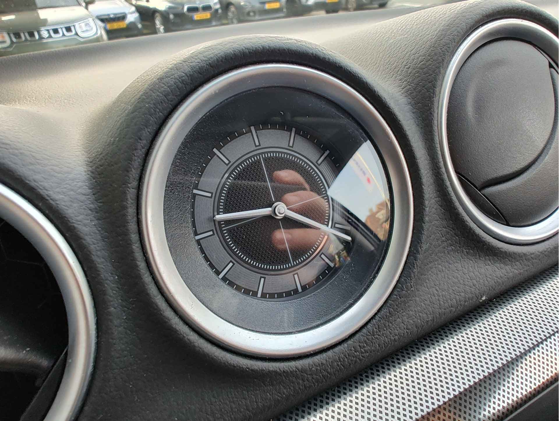 Suzuki Vitara 1.4 BOOSTERJET STYLE SMART HYBRID AUT. thumbnail 15