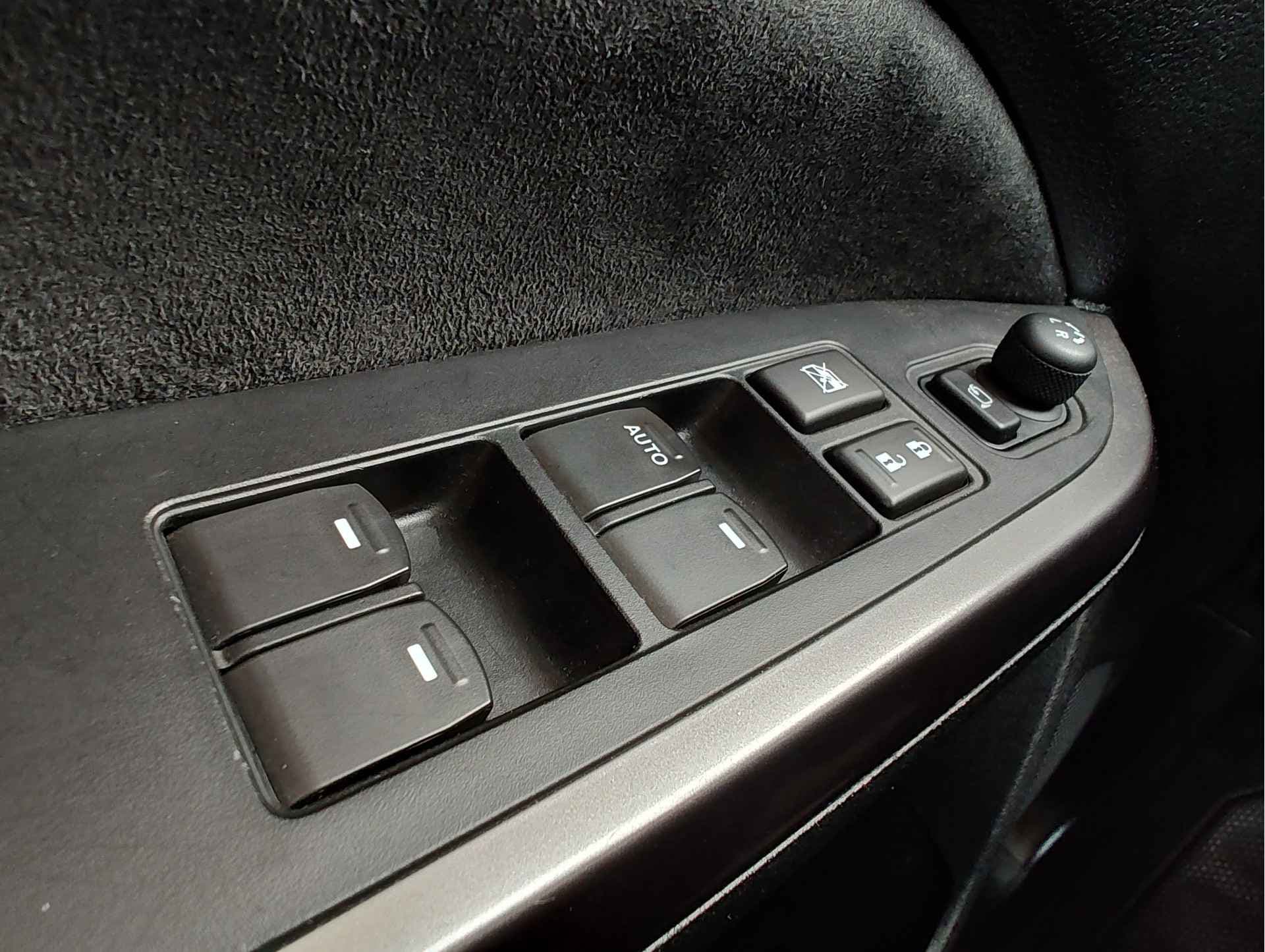 Suzuki Vitara 1.4 BOOSTERJET STYLE SMART HYBRID AUT. thumbnail 28