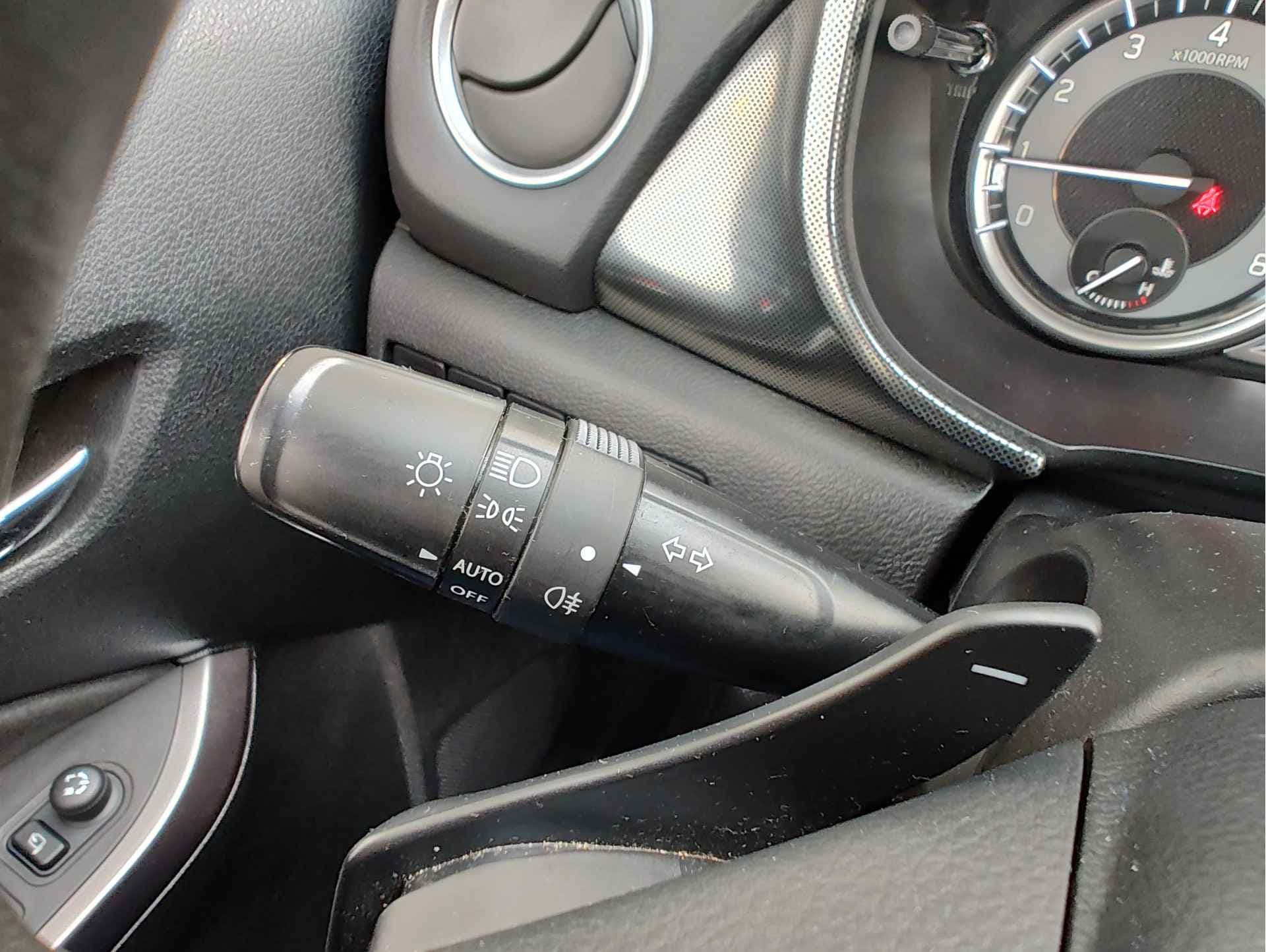 Suzuki Vitara 1.4 BOOSTERJET STYLE SMART HYBRID AUT. thumbnail 30