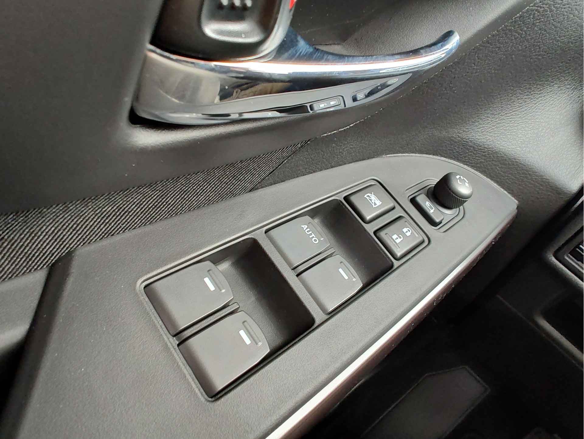 Suzuki S-Cross 1.4 BOOSTERJET SELECT SMART HYBRID thumbnail 25