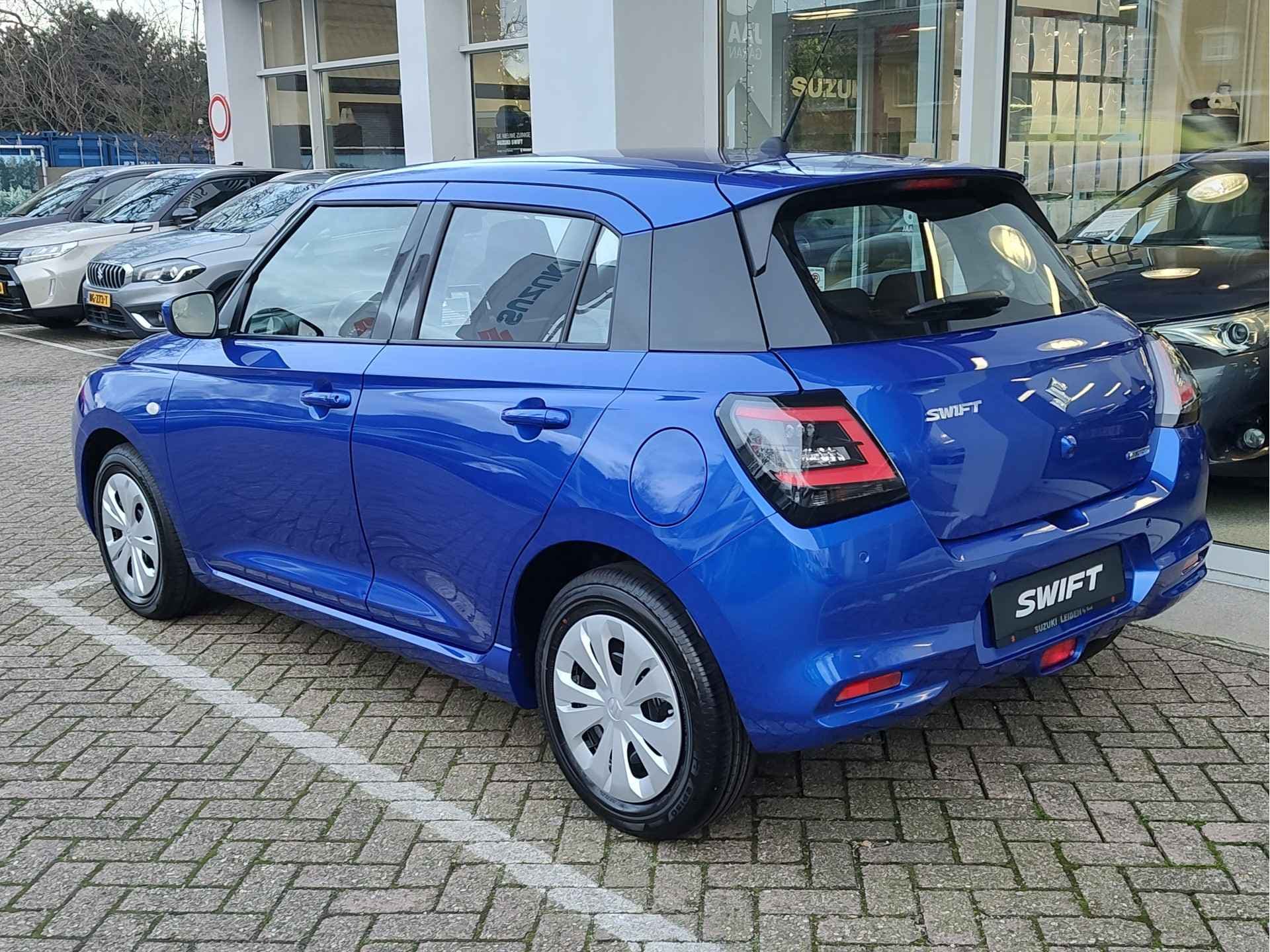 Suzuki Swift 1.2 COMFORT SMART HYBRID thumbnail 3