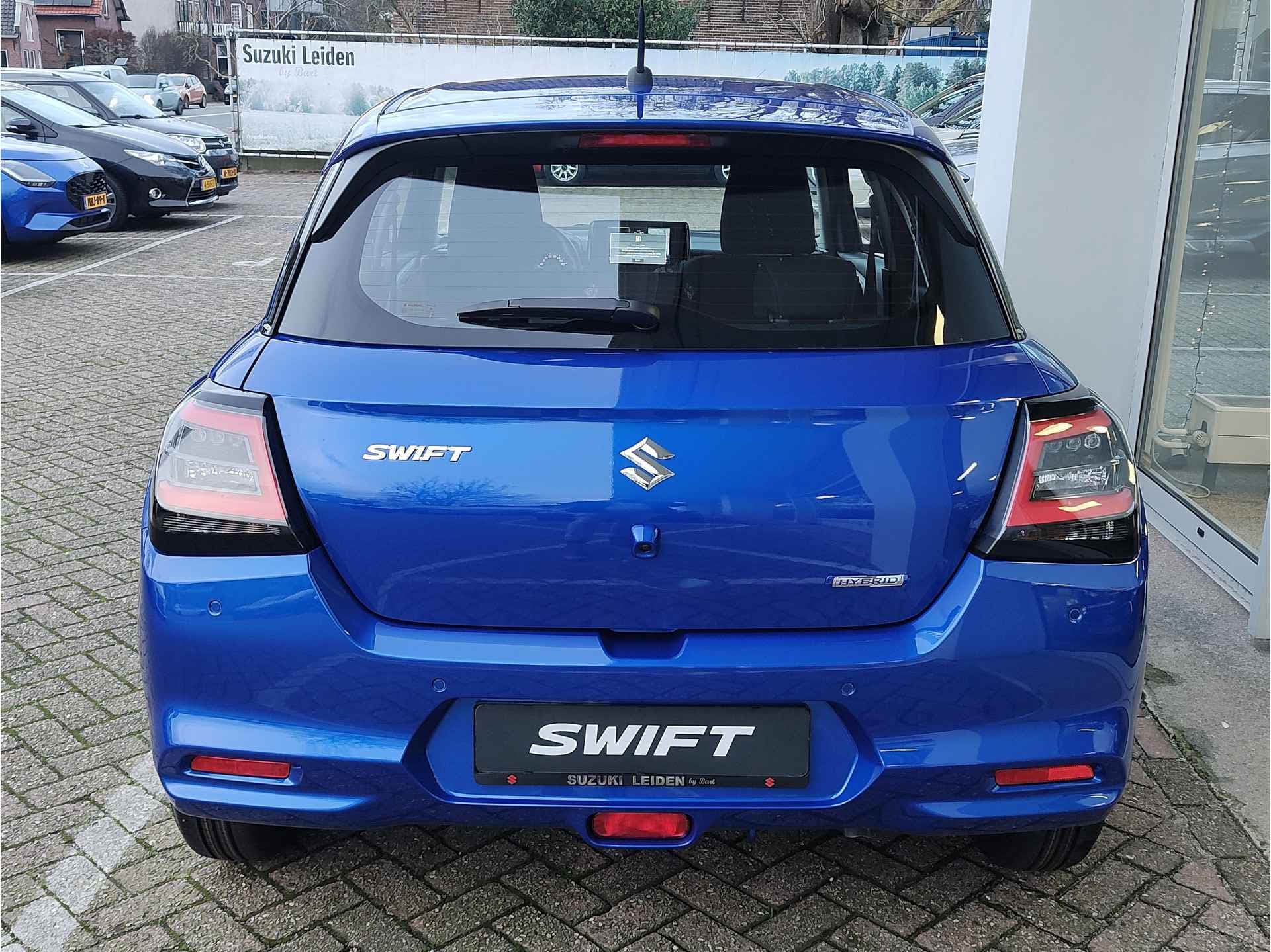 Suzuki Swift 1.2 COMFORT SMART HYBRID thumbnail 4
