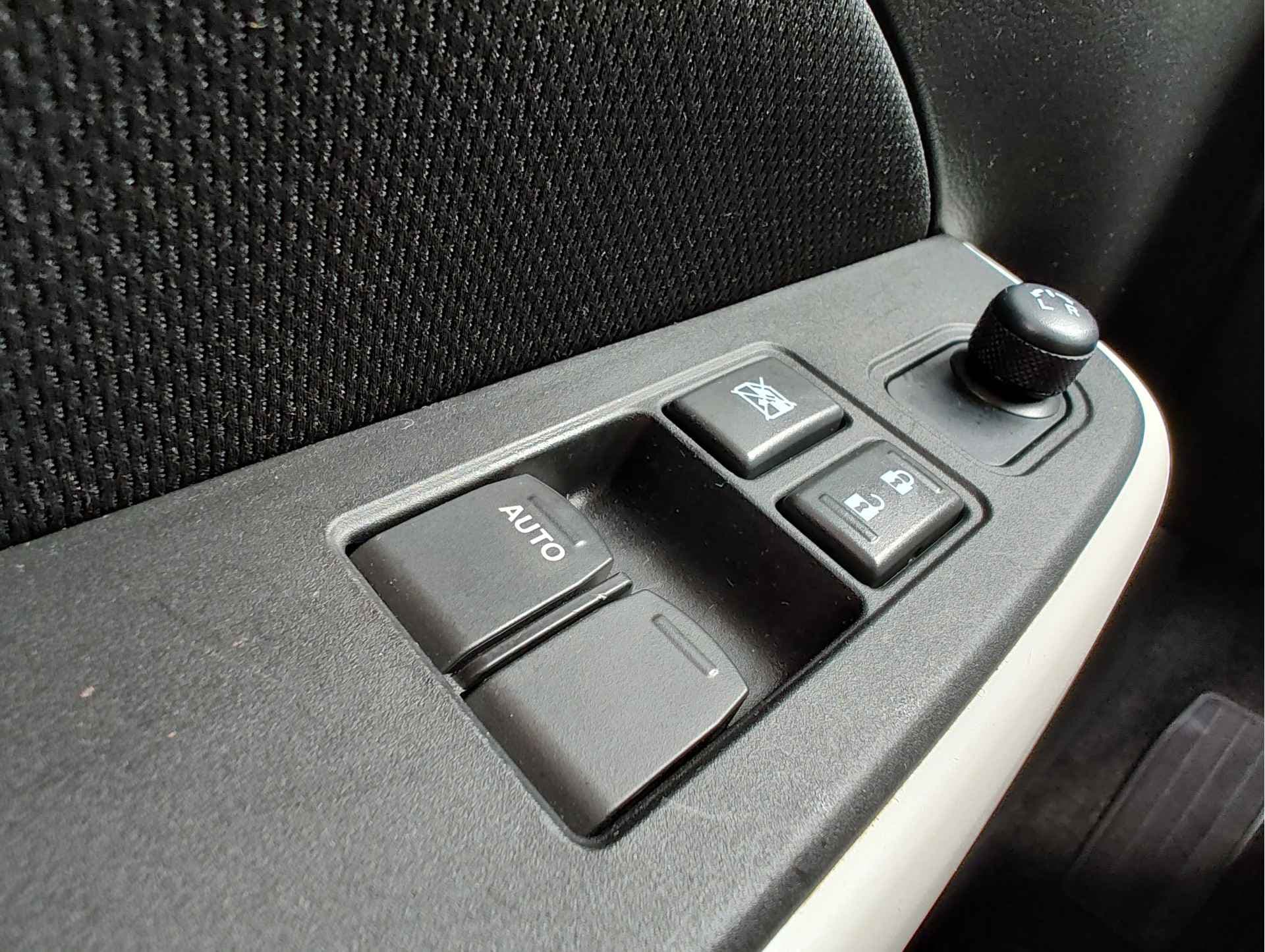 Suzuki Swift 1.2 SELECT SMART HYBRID thumbnail 23