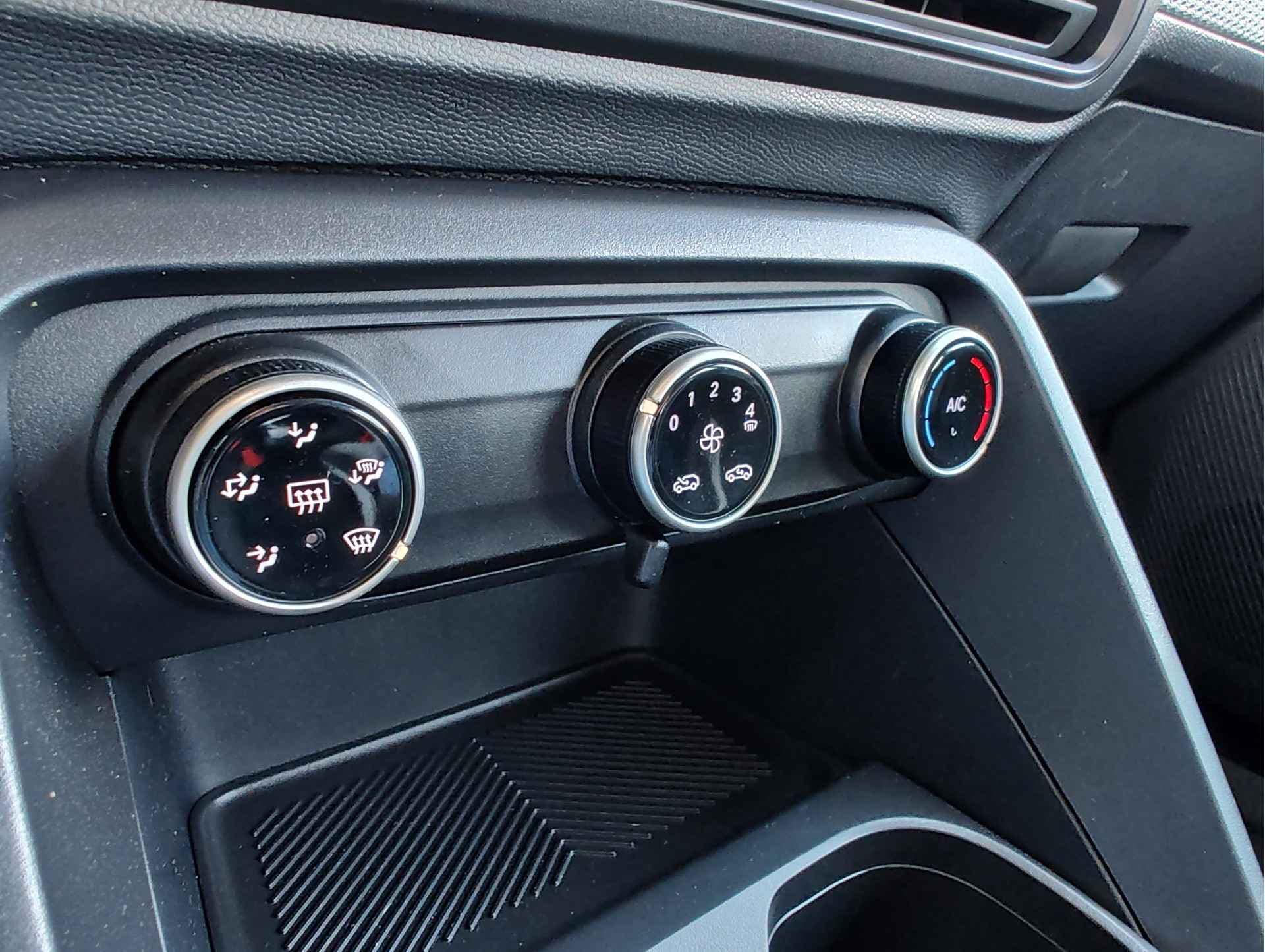 Citroën C3 1.2 TURBO 100PK YOU PACK PLUS thumbnail 16