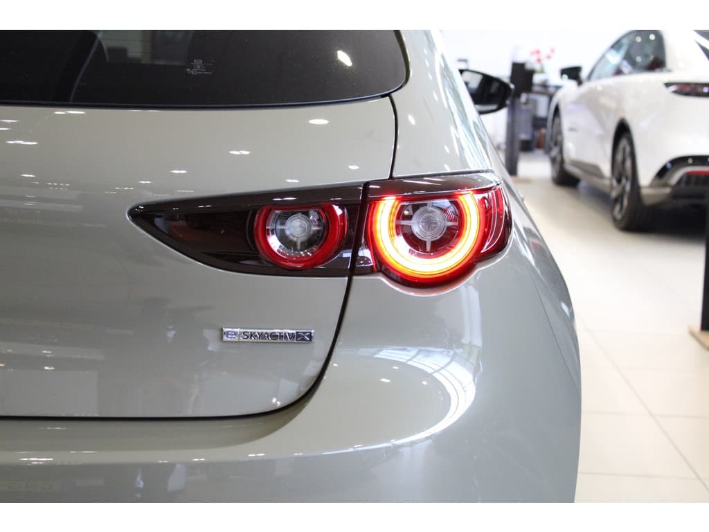 Mazda 3 Skyactiv-X 186pk M Hybrid Homura Aero Pack Diverse Accecoires! Groot voordeel! thumbnail 11