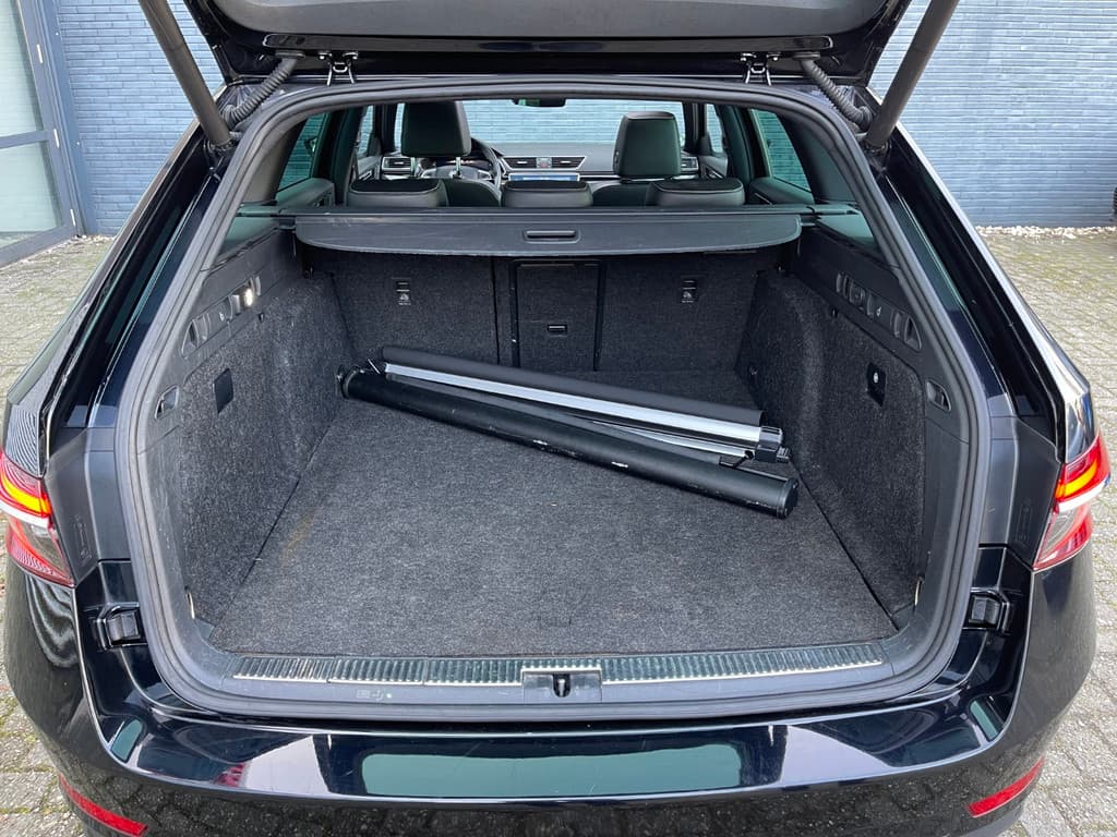 Škoda Superb Combi 1.4 TSI Plug-in Hybrid 217pk Automaat Laurin & Klement thumbnail 16