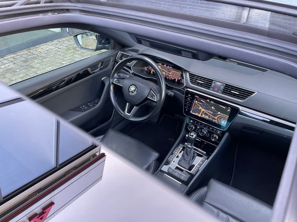 Škoda Superb Combi 1.4 TSI Plug-in Hybrid 217pk Automaat Laurin & Klement thumbnail 10