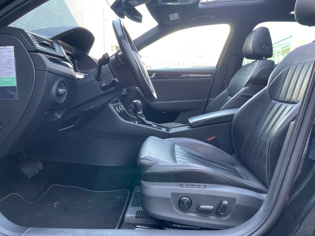 Škoda Superb Combi 1.4 TSI Plug-in Hybrid 217pk Automaat Laurin & Klement thumbnail 14