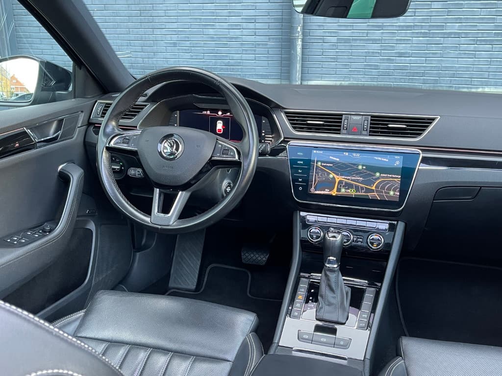 Škoda Superb Combi 1.4 TSI Plug-in Hybrid 217pk Automaat Laurin & Klement thumbnail 34