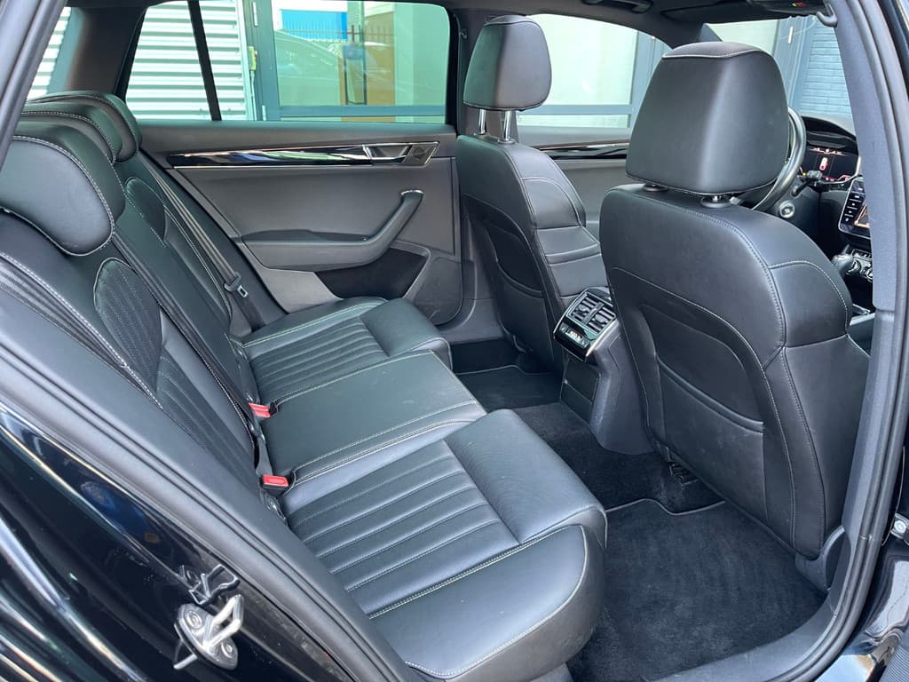 Škoda Superb Combi 1.4 TSI Plug-in Hybrid 217pk Automaat Laurin & Klement thumbnail 42