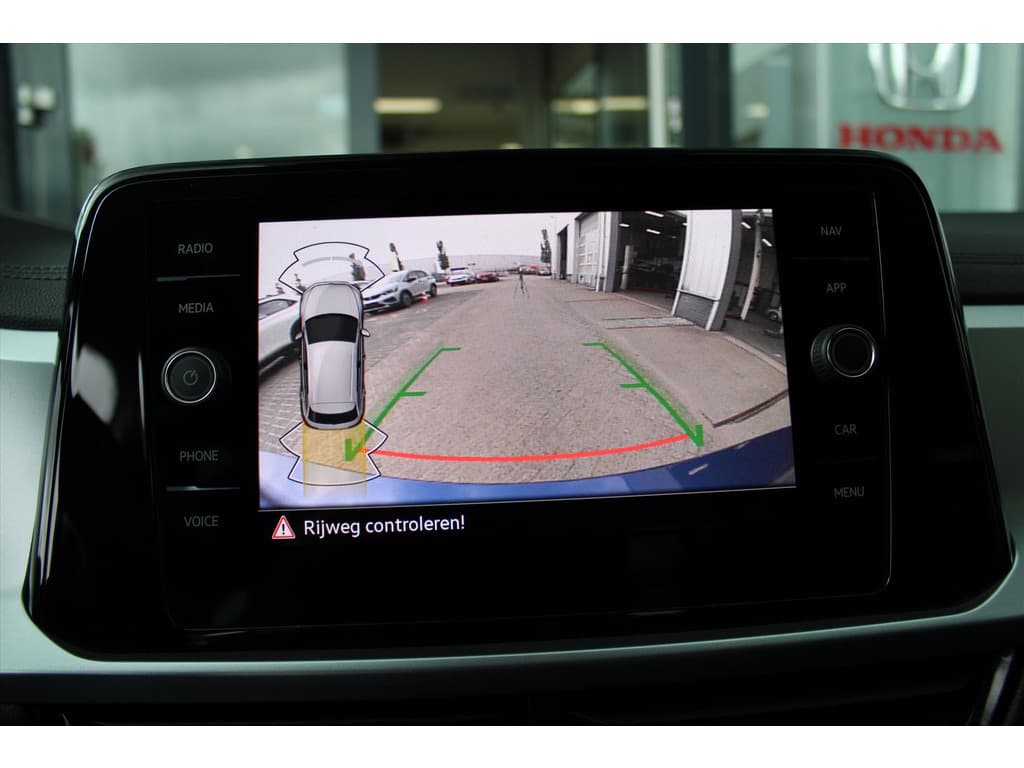 Volkswagen T-Roc 1.5 TSI 150pk 7-DSG Life Edition thumbnail 18