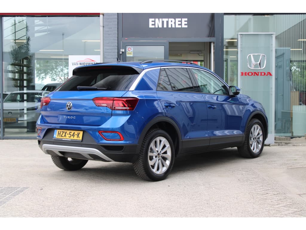 Volkswagen T-Roc 1.5 TSI 150pk 7-DSG Life Edition thumbnail 3