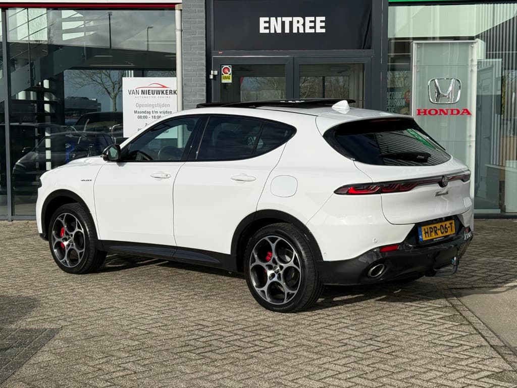 Alfa Romeo Romeo Tonale 1.3T PHEV 280pk Veloce panoramadak thumbnail 2