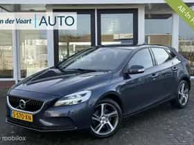 Volvo V40 (2023)