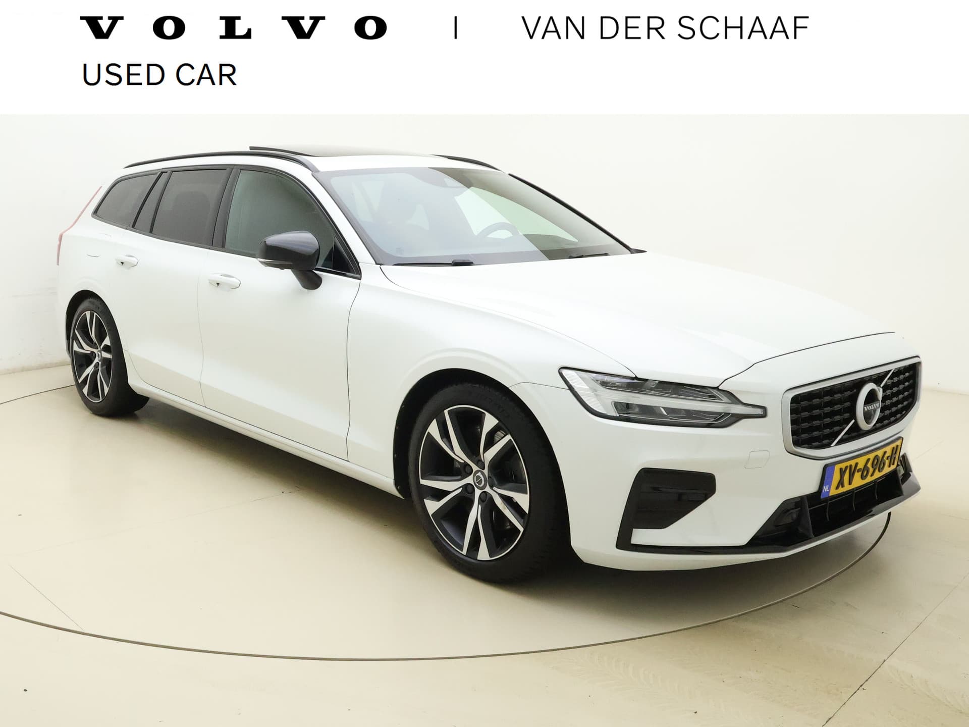Volvo V60 T5 251PK Automaat R-Design / Head-Up / Stoelventilatie / Harman&Kardon / Elektr. Stoelen / 360 Camera / Trekhaak / Panoramadak / DAB / Adapt. Cruise / BLIS /
