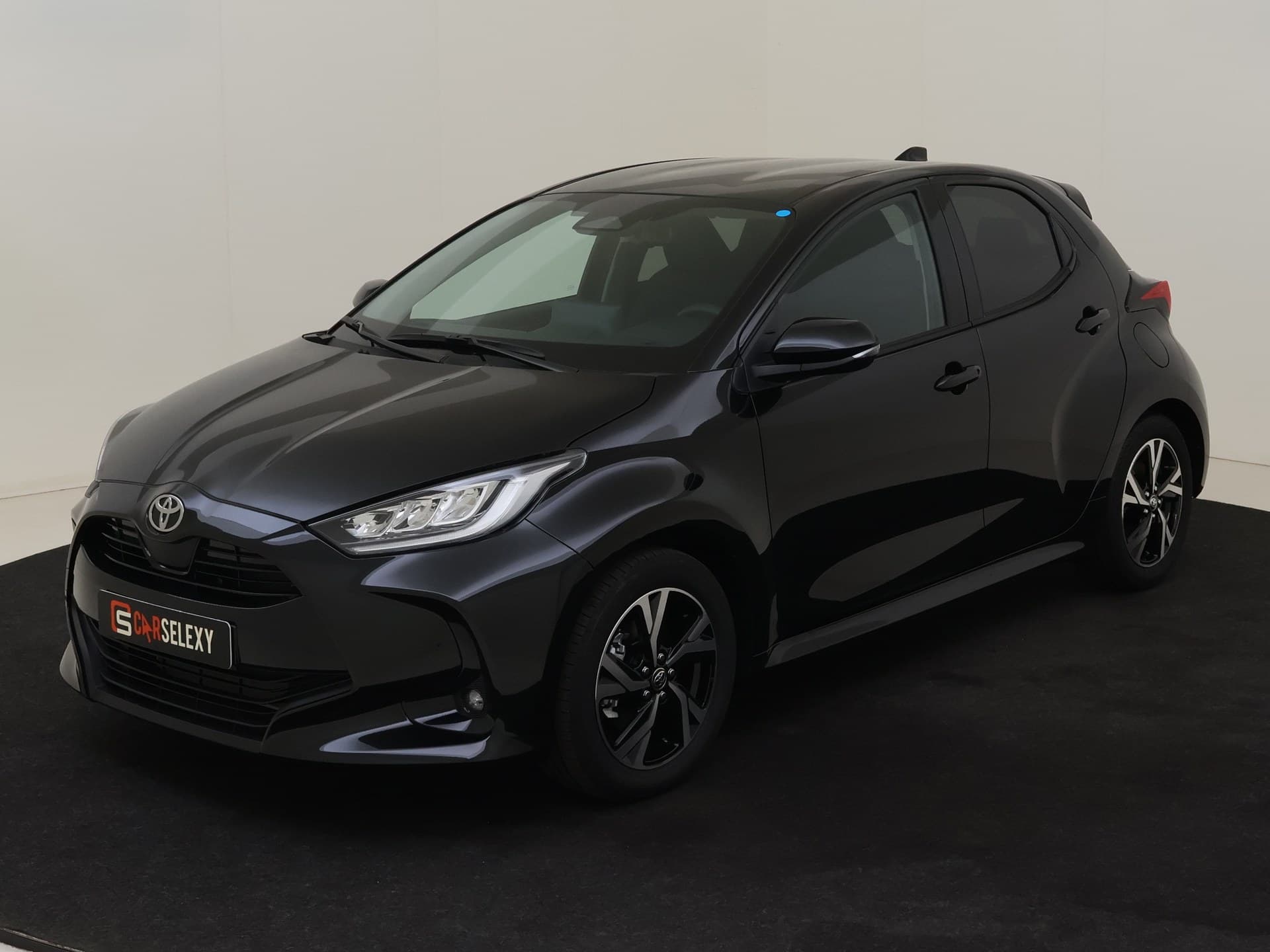 Toyota Yaris 115PK Hybr Dynamic AUTOMAAT NIEUW!
