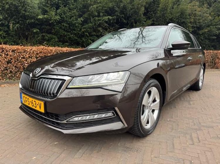 Škoda Superb COMBI 1.4TSI Iv Business Edition Plus/VIRTDASH/NAVIGATIE/MATRIX LED