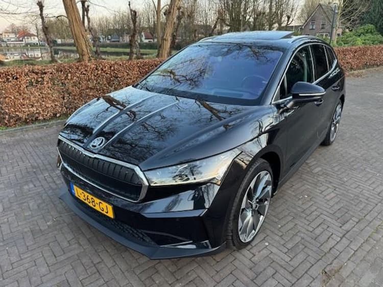 Škoda Enyaq iV 80 First Edition High SOH 92%/Warmtepomp/Trekhaak/Headup/Pano/Leer/Acruise/360Cam/Fabrieksgarantie